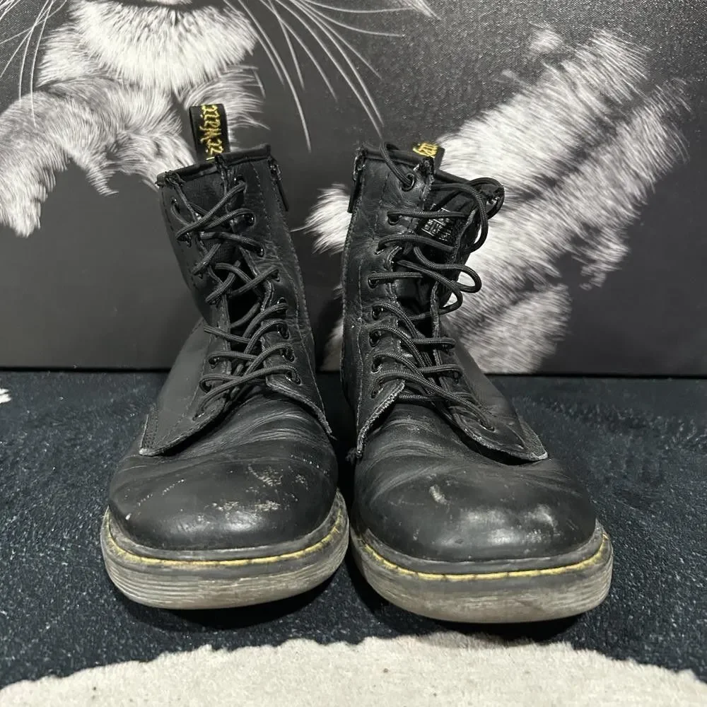 Dr. Martens Delaney AW004 Combat Boot Unisex M4/W5 Black Leather Side Zipper